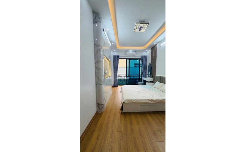 HOÀNG VĂN THÁI 5 TẦNG NHÀ MỚI - THANG MÁY - FULL ĐỒ - 36m2 Mặt tiền 3.4m Giá 10.8 tỷ