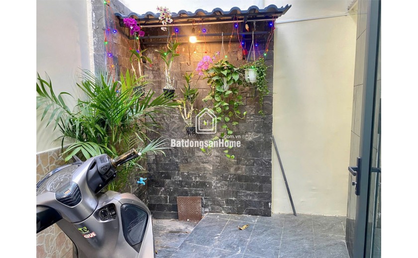 Bán nhà Phường 10 Tân Bình, sát Âu Cơ, 5x9, 3 phòng PN, có sân, giá chỉ 4 tỷ 25 TL