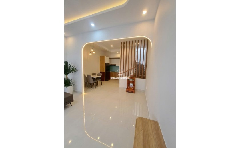 BÁN NHÀ 2 TẦNG VÕ VĂN NGÂN THỦ ĐỨC ĐỐI DIỆN VINCOM 50M -5.29 TỶ