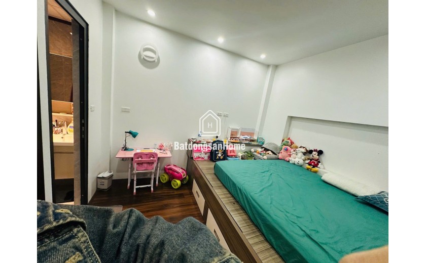 PL  HOÀNG VĂN THÁI – NHÀ ĐẸP Ở NGAY  – GARA 43M2 5 TẦNG GIÁ 18 TỶ