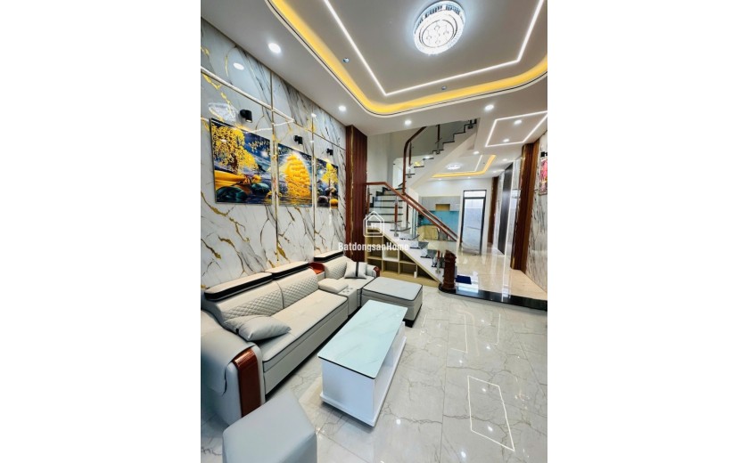 Bán nhà đường Lã Xuân Oai,  Long Trường, Q9, Thủ Đức, TP HCM. DT 56m2, 4 tầng. Giá 6,7 tỷ.