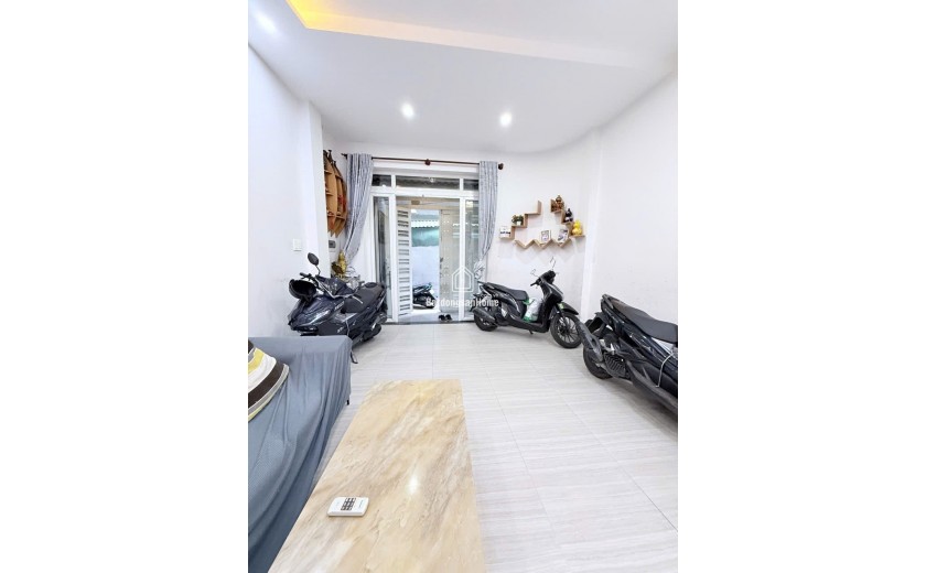 Sát Mặt tiền - CMT8 - Quận 10 -  4 tầng - 53m2 - hoàn công - 11.8 Tỷ