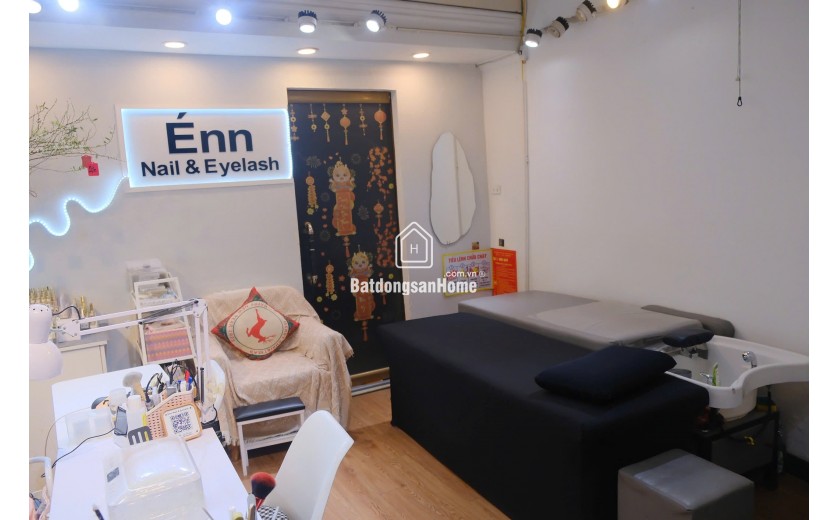 Do bầu bí không tuyển được nhân viên nên mình cần sang nhượng quán nail mi gội