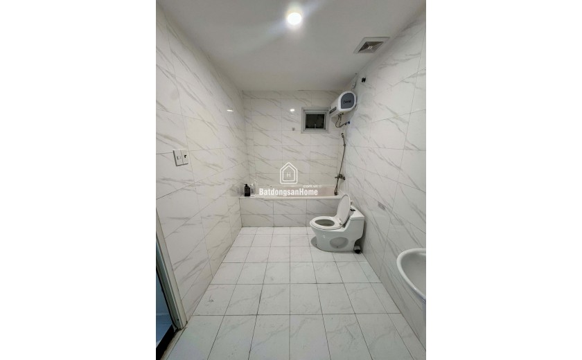 GẤP Em đang cần cho thuê gấp căn hộ 3pn rộng 300m2