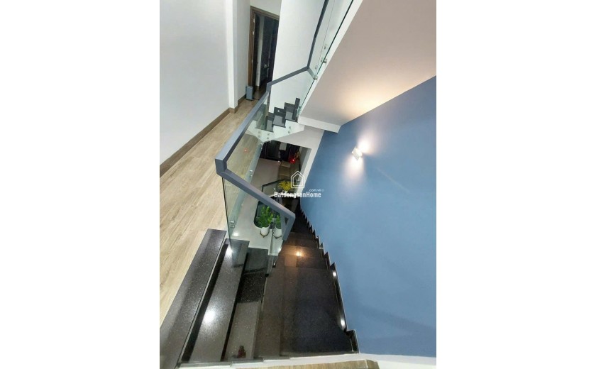 Mặt tiền hẻm 12m - Thành Thái - Quận 10 - 4 tầng - 66m2 - 16 tỷ