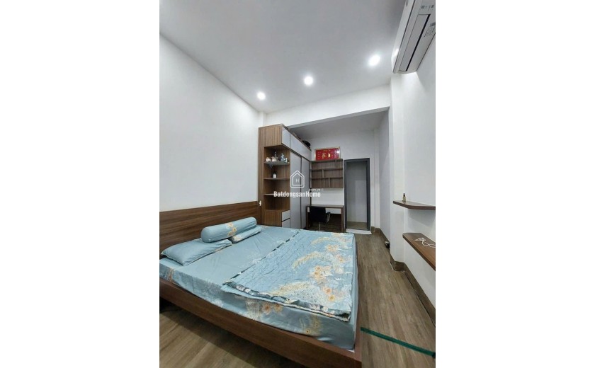 Mặt tiền hẻm 12m - Thành Thái - Quận 10 - 4 tầng - 66m2 - 16 tỷ