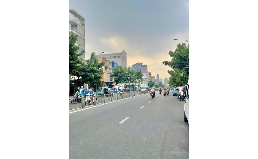 TÒA NHÀ QUÂN 10_8 Tầng Mặt Tiền Kinh Doanh Lý Thái Tổ  (5.65X20m) Chào 48 TỶ