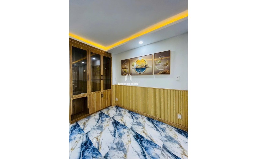 NHỈNH 5 TỶ- NHÀ HẺM BA GÁC – Ngay Cầu NGUYỄN VĂN CỬ 3 Tầng BTCT (4.4x11m) Giao Nhà Ngay.