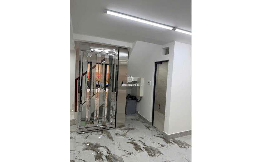 NHÀ MỚI ĐẸP Quận5 _Hẻm 5M, 6Tầng có TM, Sau lưng MẶT TIỀN Cao Đạt Ngang4.5m_11.9Tỷ