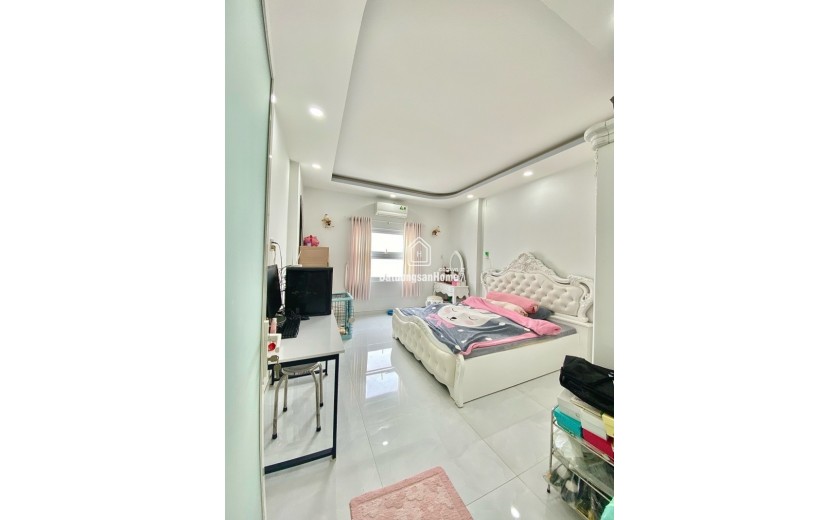 Bán nhà mặt phố đường  Đại Lộ 3, Phước Bình, Q9, Thủ Đức, TP HCM. DT  82m2, 3 tầng, giá 11.8  tỷ,