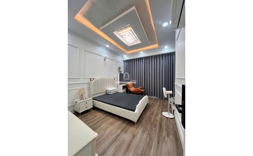 SHOCK GIẢM VỀ 9.5 TỶ -Hẻm ÔTô 8M_5 tầng+ST-4PN Ngang Hiếm 5.5m_Nhà Cực Đẹp Giáp Q10