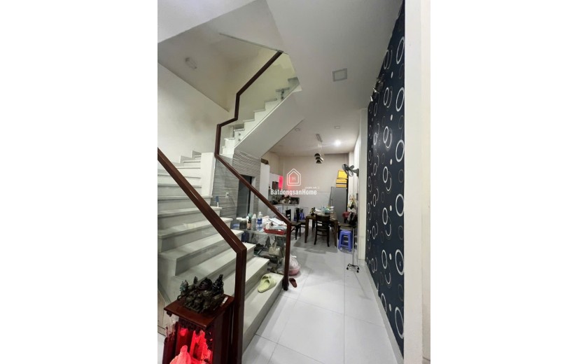 Quận 10 - Nguyễn Duy Dương - Sát Mặt tiền - 56m2 - 4 tầng - 8.8 tỷ