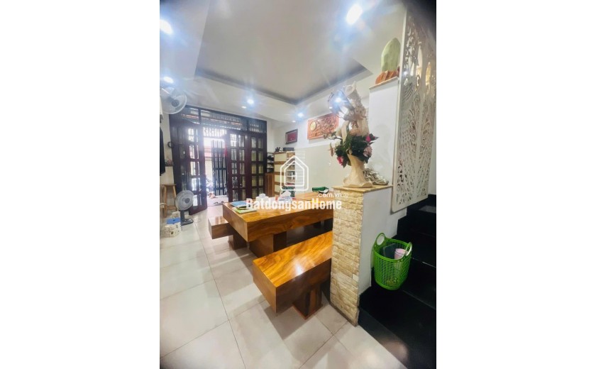 NGỘP NGỘP- BÁN NHANH TRƯỚC TẾT_Mặt tiền Hxh ĐỖ CỬA VIP 6Tầng Nguyễn Cảnh Chân Q1