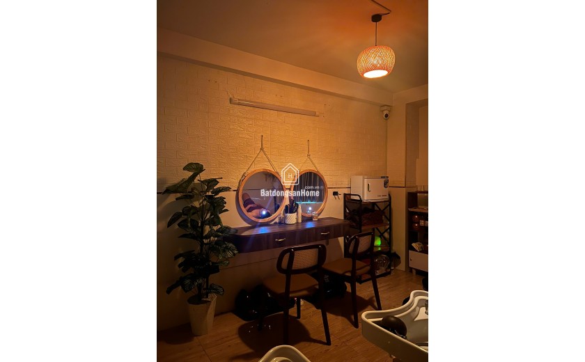 Chuyển về nhà làm nên cần sang nhượng lại toàn bộ tiệm nail và gội đầu dưỡng sinh, mi