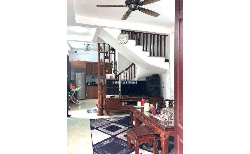 Bán nhà Liên Mạc lô góc, ô tô tránh – ô tô vào nhà, 4p ngủ, hơn 6 tỷ.