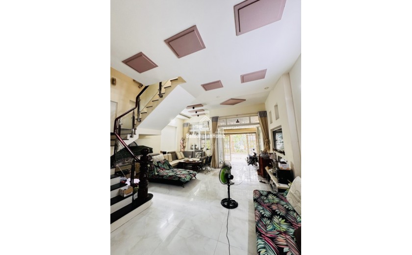 Bán nhà đường 102, Phường Tăng Nhơn Phú A, Q9, Thủ Đức, TP HCM. DT 84m2, 3 tầng, 4PN, sổ hồng, giá 7.45  tỷ.