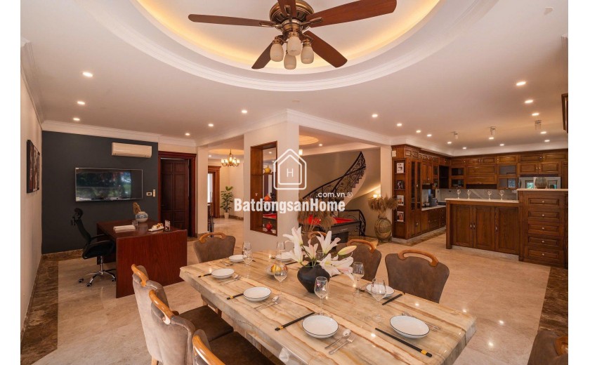 Bán biệt thự Lạc Long Quân otô, gần Hồ Tây ở sướng 145m 4tầng 29.3 tỷ