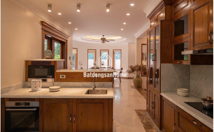 Bán biệt thự Lạc Long Quân otô, gần Hồ Tây ở sướng 145m 4tầng 29.3 tỷ