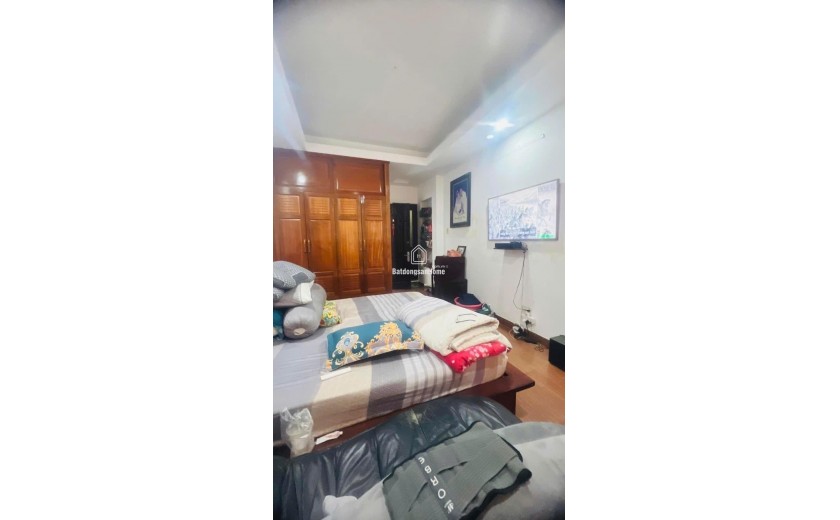 NGỘP NGỘP- BÁN NHANH TRƯỚC TẾT_Mặt tiền Hxh ĐỖ CỬA VIP 6Tầng Nguyễn Cảnh Chân Q1