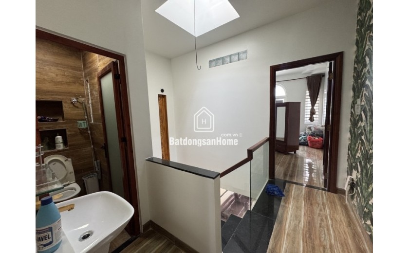 Bán nhà  đường Lã Xuân Oai, Q9, Thủ Đức, TP HCM. DT 64m2, 2 tầng. Giá  6.55 tỷ, SHR - 0933125879