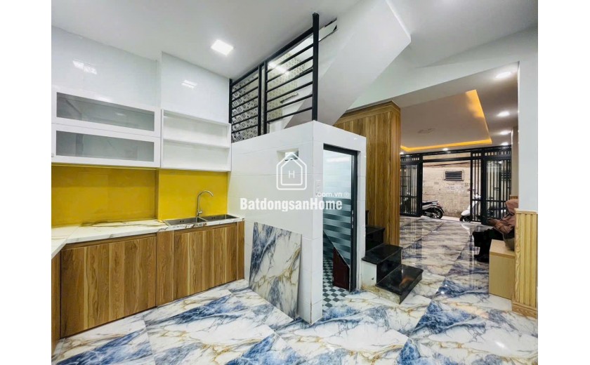 NHỈNH 5 TỶ- NHÀ HẺM BA GÁC – Ngay Cầu NGUYỄN VĂN CỬ 3 Tầng BTCT (4.4x11m) Giao Nhà Ngay.