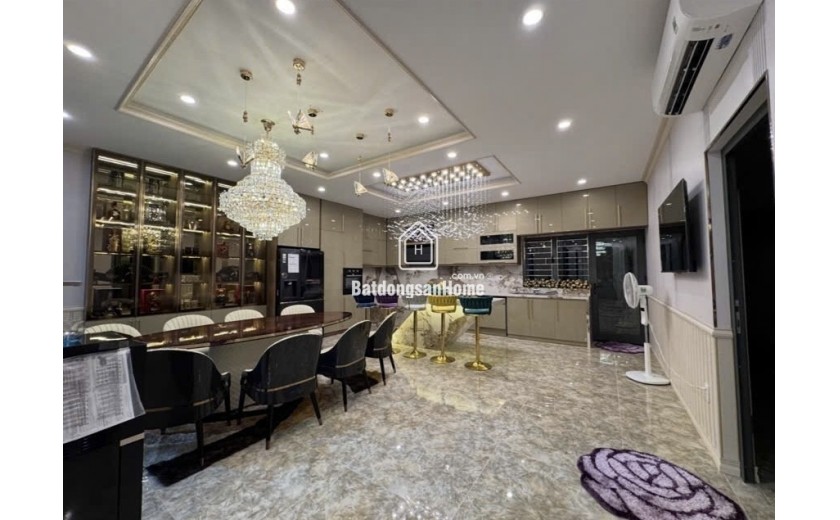 Bán biệt thự đường Lê Ấm 200m2, 3 tầng full nội thất cao cấp, giá 22 tỷ