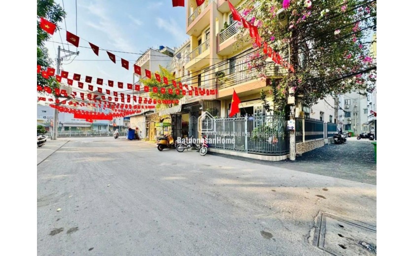 Nhà Mới Xây Hẻm 5m_Dương Quảng Hàm __Có Thang Máy __Diện tích: 4m x 17m 4 Lầu 4 Phòng_6wc