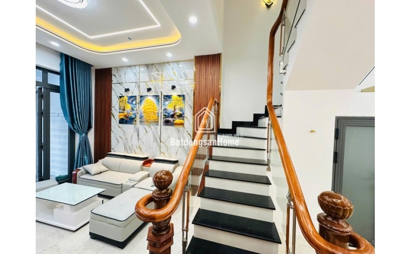 Bán nhà đường Lã Xuân Oai,  Long Trường, Q9, Thủ Đức, TP HCM. DT 56m2, 4 tầng. Giá 6,7 tỷ.