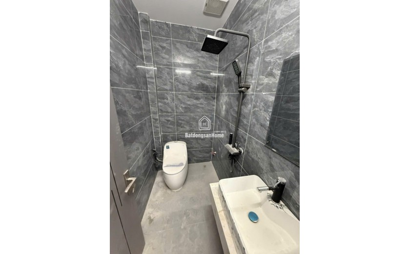 Bán nhà đường Lã Xuân Oai,  Long Trường, Q9, Thủ Đức, TP HCM. DT 56m2, 4 tầng. Giá 6,7 tỷ.