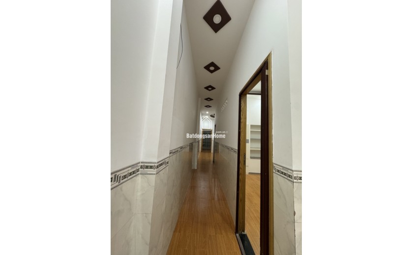 Bán nhà hẻm đường số 8, Phường Thủ Đức, TP HCM. DT 80m2, cấp 4,  giá 5,05  tỷ.