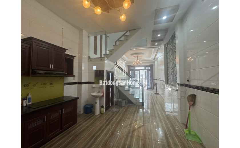 Bán nhà  đường Lã Xuân Oai, Q9, Thủ Đức, TP HCM. DT 64m2, 2 tầng. Giá  6.55 tỷ, SHR - 0933125879