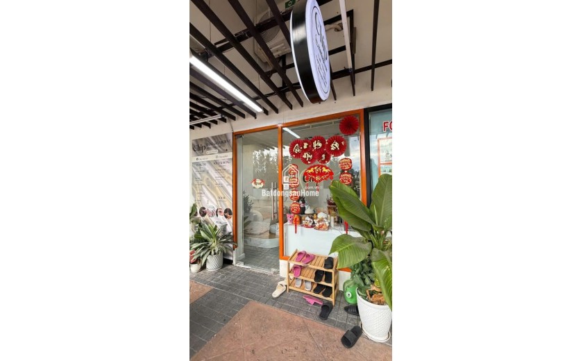 SANG NHƯỢNG TIỆM NAIL – MI – GỘI KHU SKYGARDEN QUẬN 7