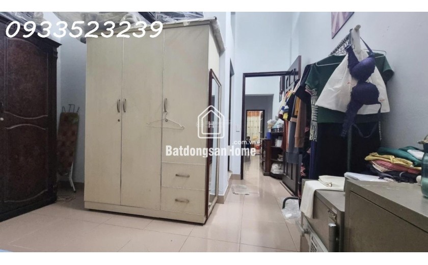 Giảm sâu - nhà 4 tầng 65.2m2 ngay chợ đêm Hạnh Thông Tây đường 8m, vỉa hè 4m kinh doanh chỉ 9,99 tỷ