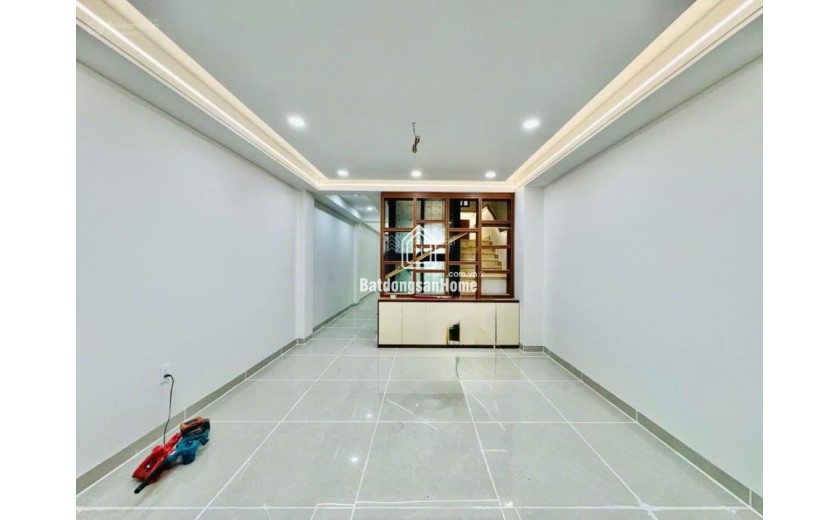 Nhà Mới Xây Hẻm 5m_Dương Quảng Hàm __Có Thang Máy __Diện tích: 4m x 17m 4 Lầu 4 Phòng_6wc