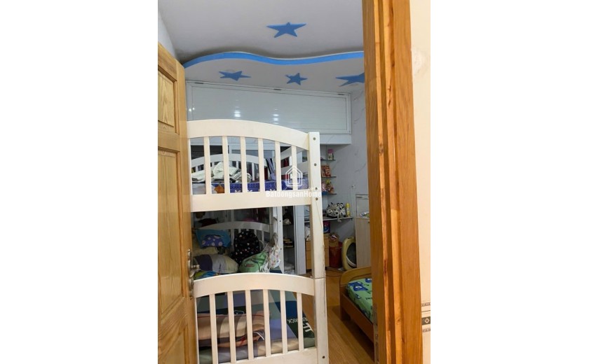 Bán nhà hẻm đường số 9, Trường Thọ,Thủ Đức, TP HCM. DT 80m2, cấp 4, SHR . Giá 5,05 tỷ.