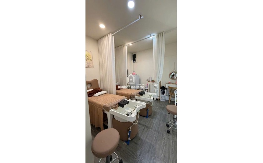 SANG NHƯỢNG TIỆM NAIL – MI – GỘI KHU SKYGARDEN QUẬN 7