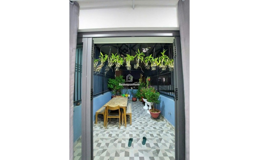 Mặt tiền hẻm 12m - Thành Thái - Quận 10 - 4 tầng - 66m2 - 16 tỷ