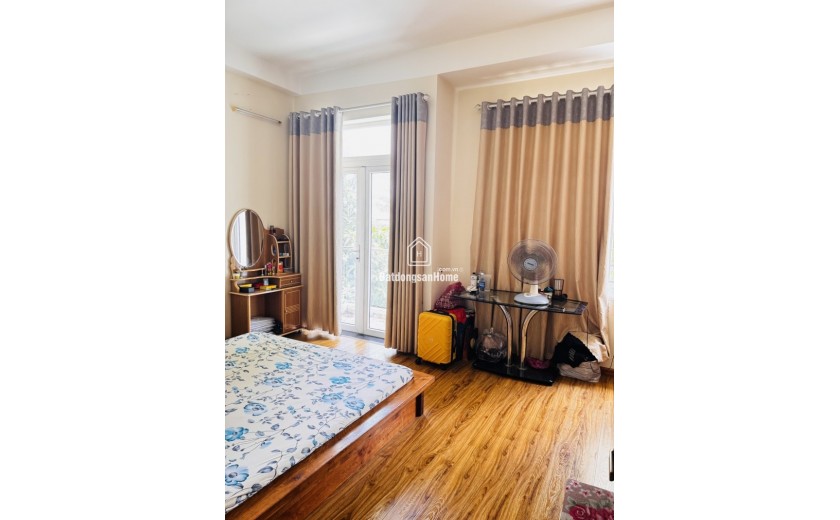 Bán nhà đường 102, Phường Tăng Nhơn Phú A, Q9, Thủ Đức, TP HCM. DT 84m2, 3 tầng, 4PN, sổ hồng, giá 7.45  tỷ.