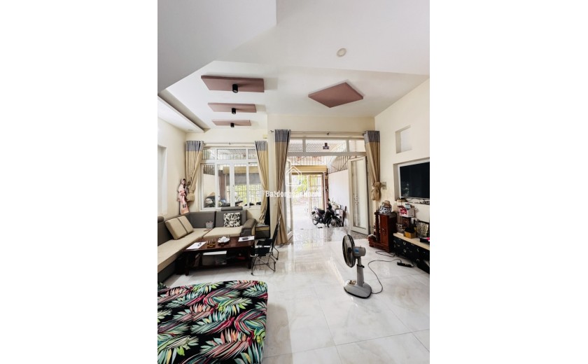 Bán nhà đường 102, Phường Tăng Nhơn Phú A, Q9, Thủ Đức, TP HCM. DT 84m2, 3 tầng, 4PN, sổ hồng, giá 7.45  tỷ.