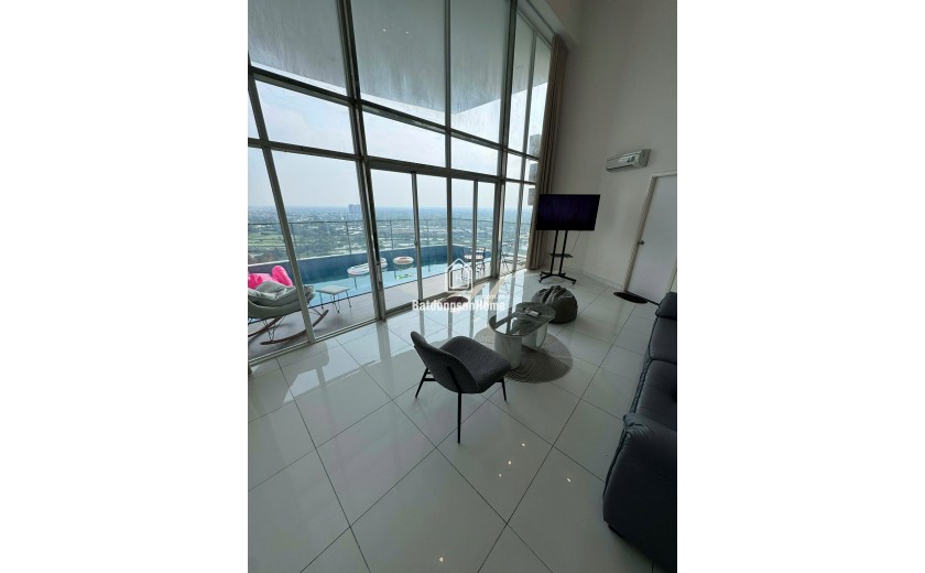 GẤP Em đang cần cho thuê gấp căn hộ 3pn rộng 300m2