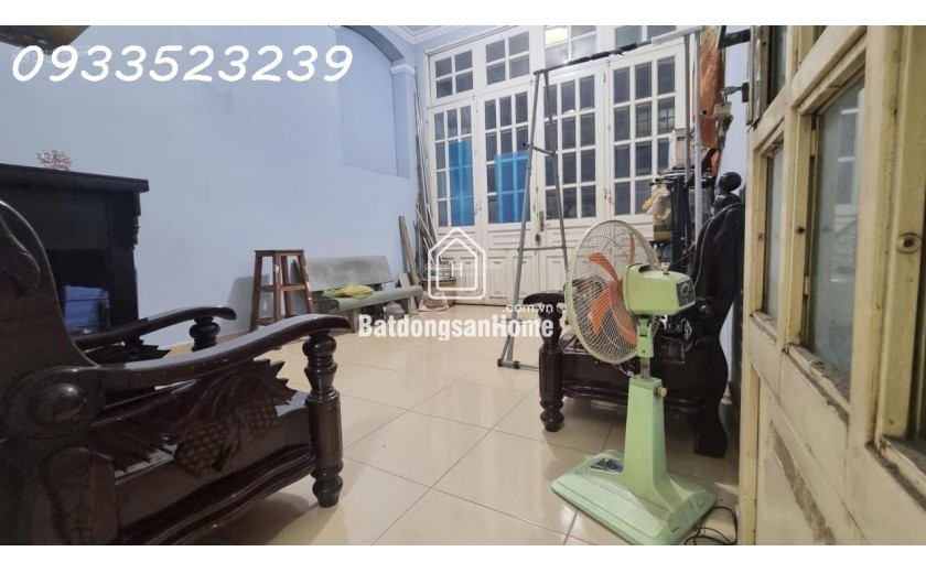 Giảm sâu - nhà 4 tầng 65.2m2 ngay chợ đêm Hạnh Thông Tây đường 8m, vỉa hè 4m kinh doanh chỉ 9,99 tỷ