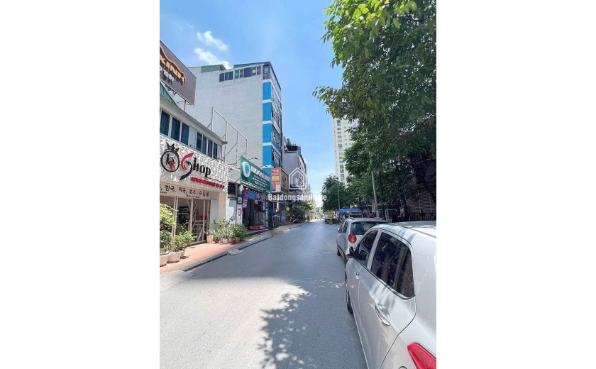 Bán nhà phân lô vỉa hè kinh doanh – gara ô tô – vị trí đẹp - lô góc 50m2