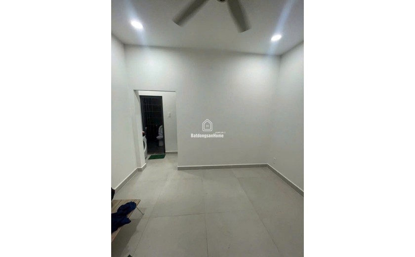 NHÀ C4 LINH CHIỂU SÁT HOÀNG DIẸU 2 CHỈ 3.3 TỶ CÒN TL