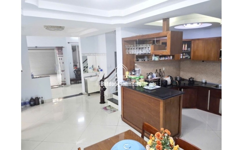 Bán biệt thự sân vườn đường só 38, Phường Hiệp Bình Chánh, Thủ Đức, TP HCM DT 170m2, 3 tầng. Giá 15.8 tỷ,  SH, 0933125879