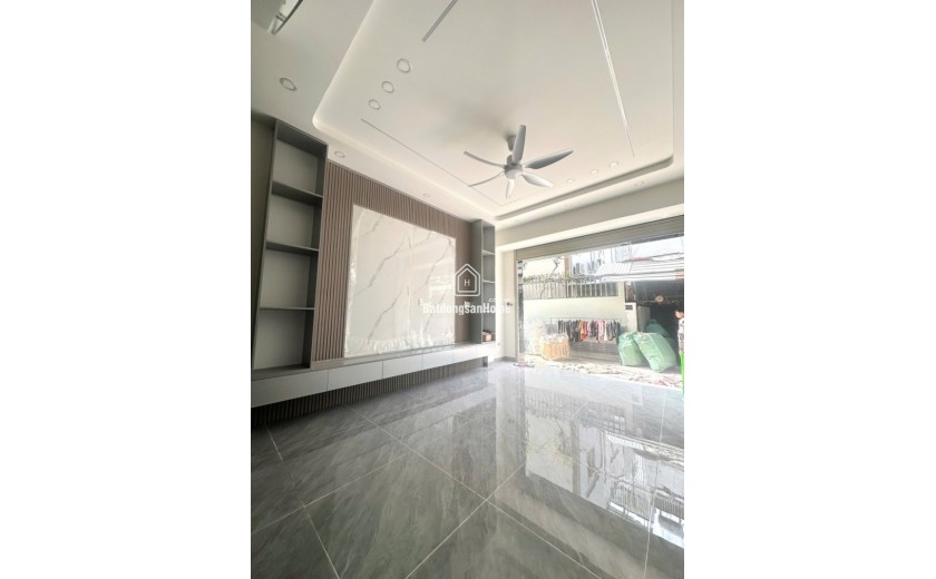 Bán nhà  đường Lã Xuân Oai, Tăng Nhơn Phú A,  Q.9, Thủ Đức, TP HCM. DT 52m2, 4PN. Giá  6.6 tỷ.