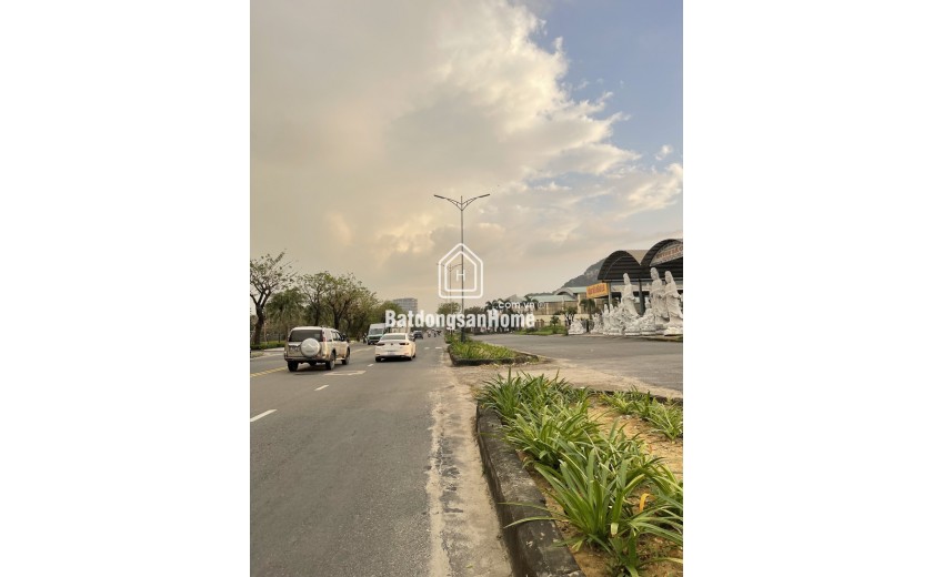 Bán đất góc 3 mặt tiền Trường Sa 2.400m2 gần biển, cạnh ĐH FPT, đất TMDV, giá 159,5 tỷ