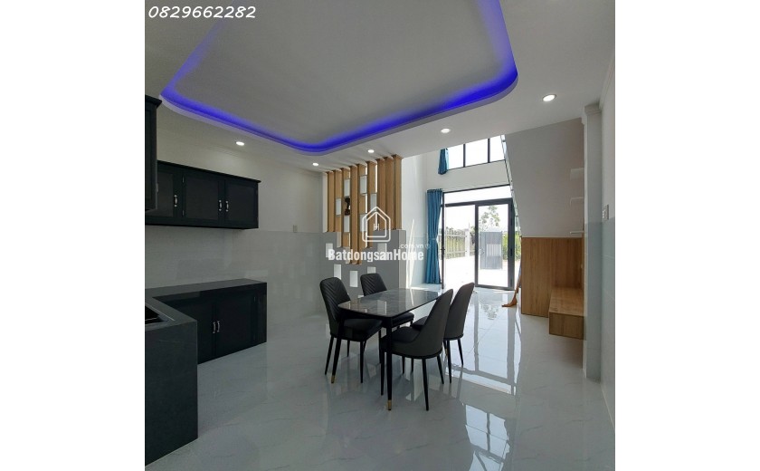 Bán nhà mặt tiền kế công viên P.2 Sa Đéc, Đ.Tháp. DT 100m2, 3PN, Sổ hồng, giá 3.15 tỷ.