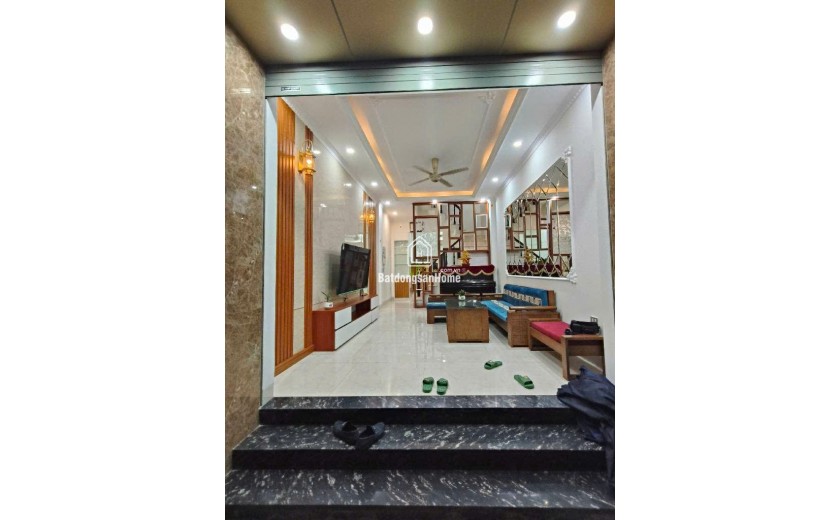 PHÂN LÔ QUAN CHỨC - SH QUAY ĐẦU - MẶT TIỀN KHỦNG - HAI THOÁNG TRƯỚC SAU