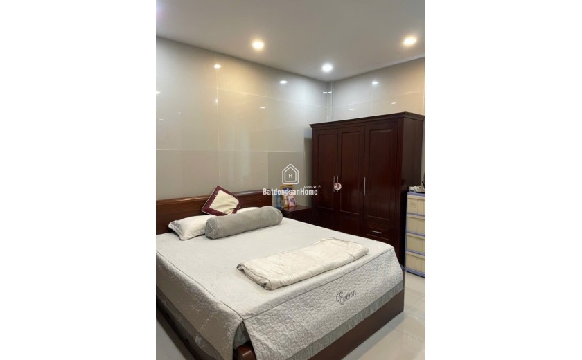 Bán nhà mặt phố đường số 23, Hiệp Bình Chánh, Thủ Đức, TP HCM. DT 128 m2, 4 tầng. Giá  16.9 tỷ.