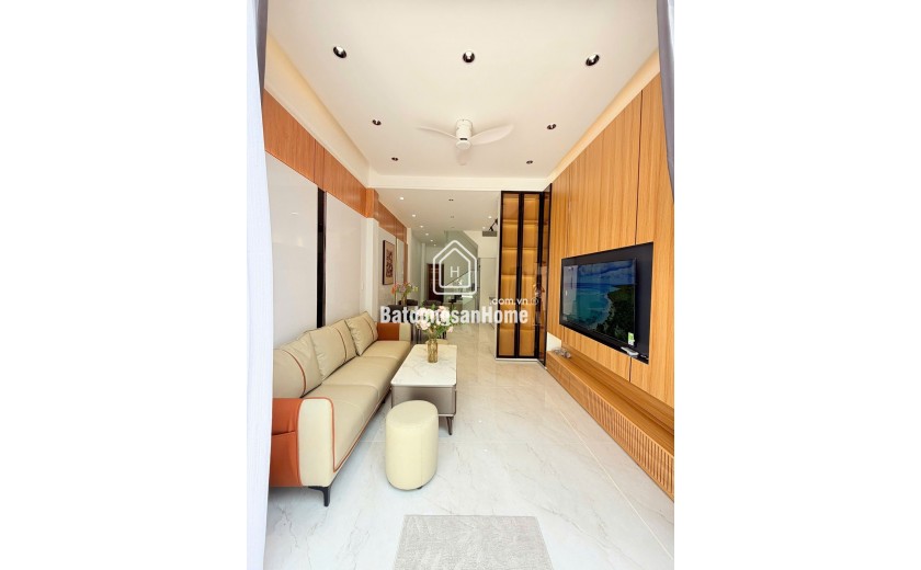 Nhà 3 tầng Nguyễn Đình Tựu, 70m2, kiệt ô tô, full nội thất, giá 5.5 tỷ